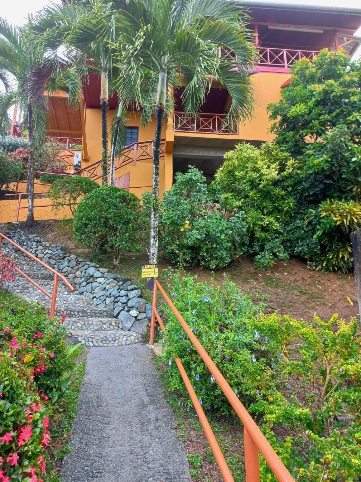 Castara Bliss Vacation Apartments Tobago エクステリア 写真